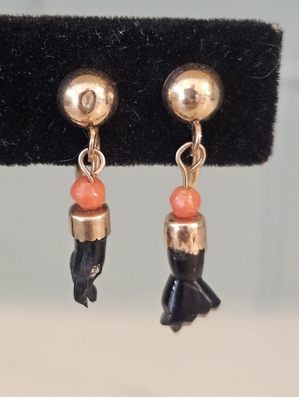 Antique Victorian 14k Yellow Gold Coral Jet Mano Figa Screwback Earrings Small